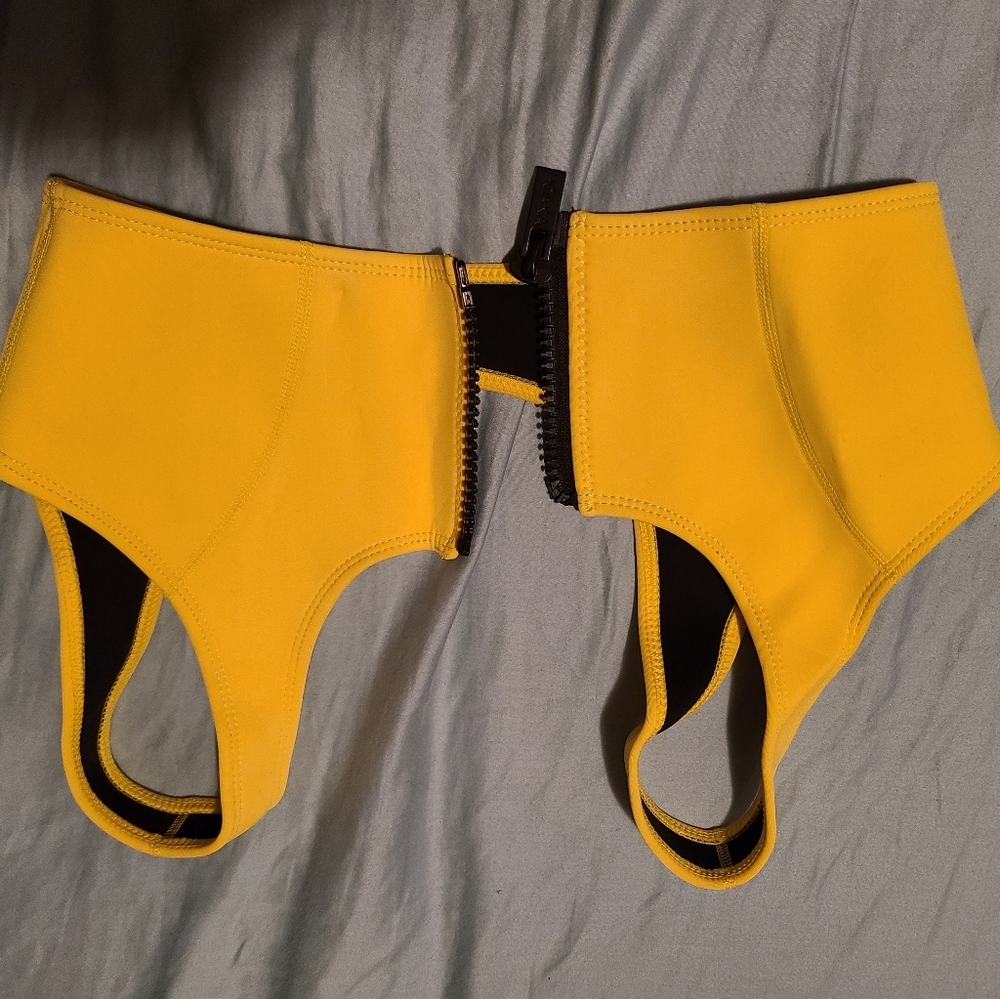 Hoaka zip top